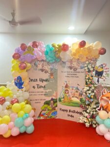 A-Backdrop-and-Photo-Booth-That-Feels-Like-a-Storybook-Scene