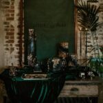 Vintage Halloween party decor ideas