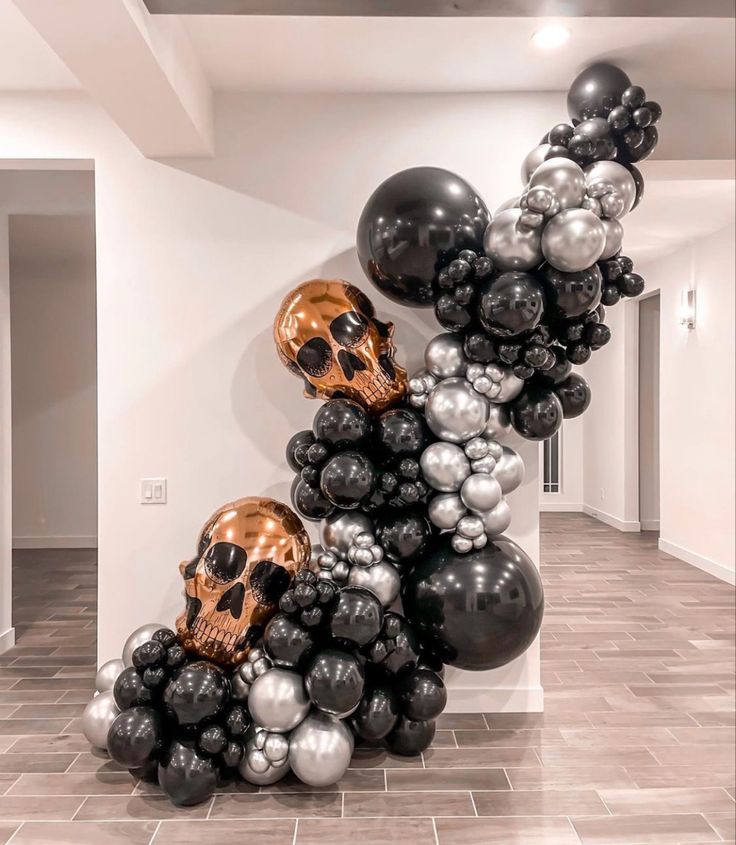 Black and white Halloween Party Decor ideas
