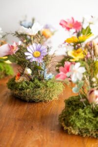 Whimsical-Centerpieces-That-Tell-a-Story.