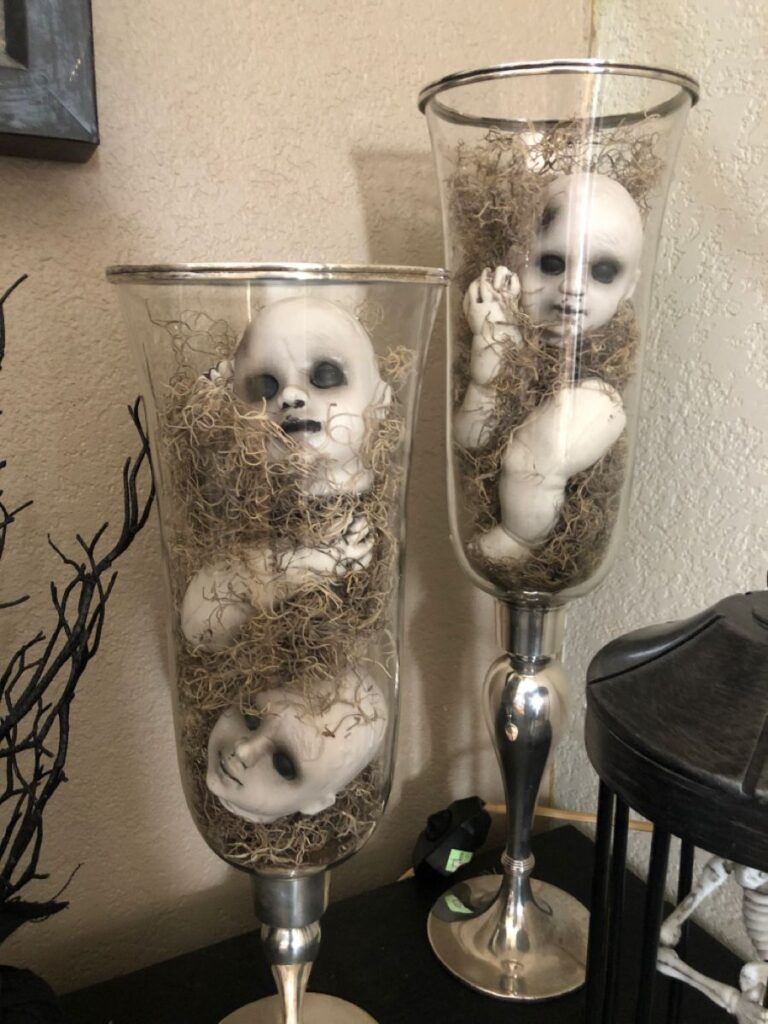 Creepy-Doll-Head-Arrangement