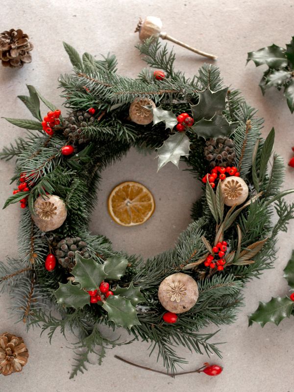 Bringing-Holiday-Magic-to-Your-Wedding-Tables