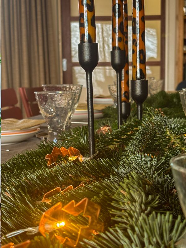 Creative-Christmas-Wedding-Centerpiece-Styles