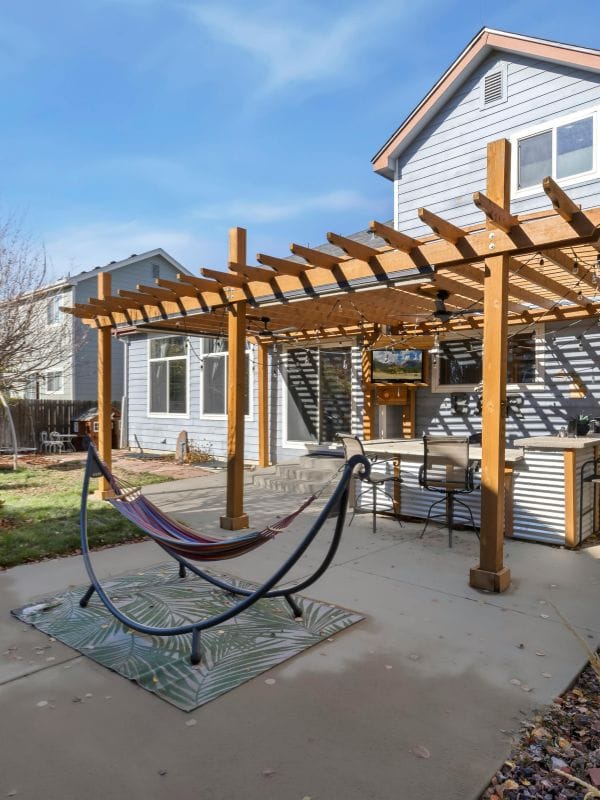 Choosing-the-Perfect-Spot-for-Your-Dessert-Table