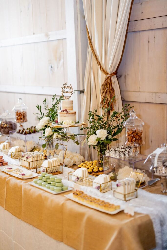 Dessert-Ideas-to-Inspire-Your-Backyard-Wedding