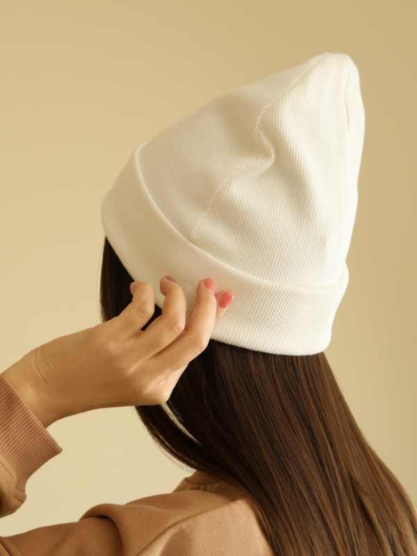 Maintaining-Healthy-Hair-Under-Beanies