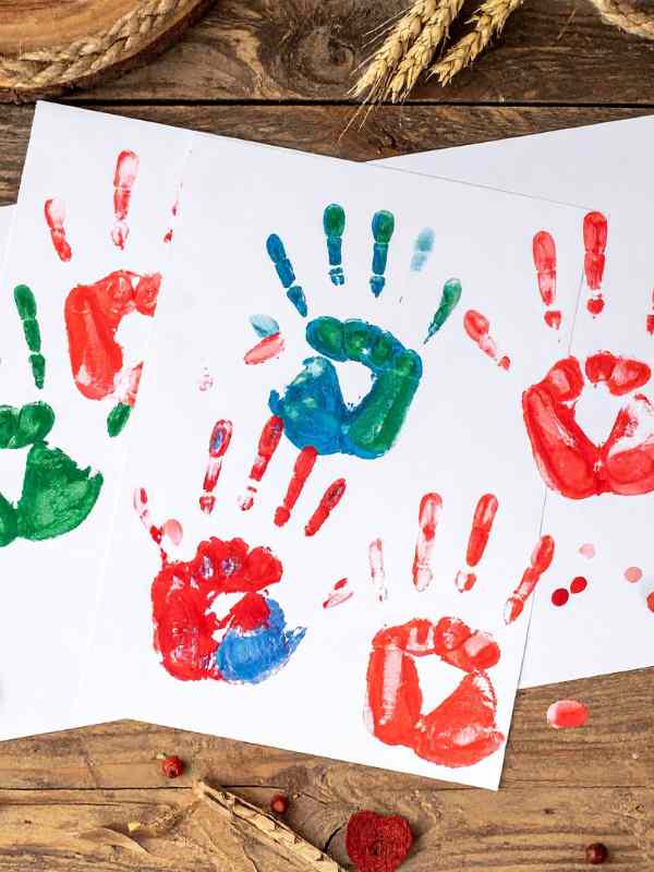Displaying-Your-Handprint-Crafts