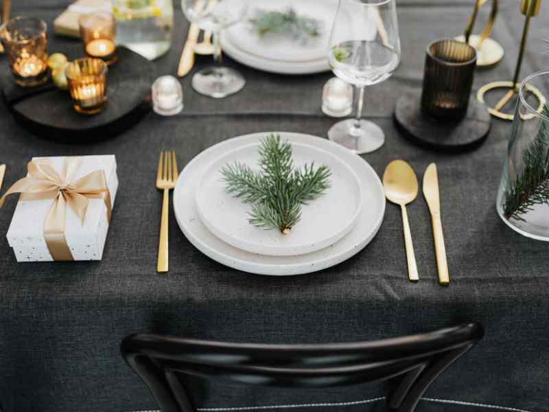 Dress-Your-Table.