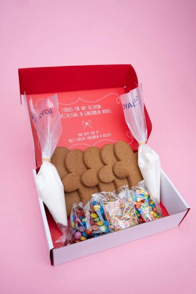 Mini-Gingerbread-Decorating-Packs