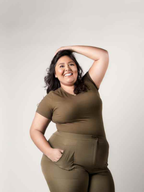 Plus-Size-Friendsgiving-Outfits