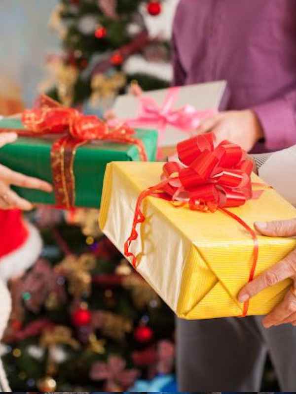 Why-the-Best-Gifts-Arent-the-Most-Expensive.
