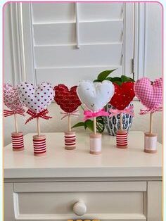 Easy-Budget-Friendly-Valentines-Day-Centerpiece-Ideas