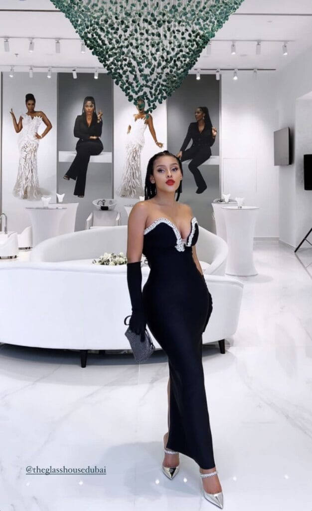 How-to-Dress-for-Birthday-Dinner-Photos