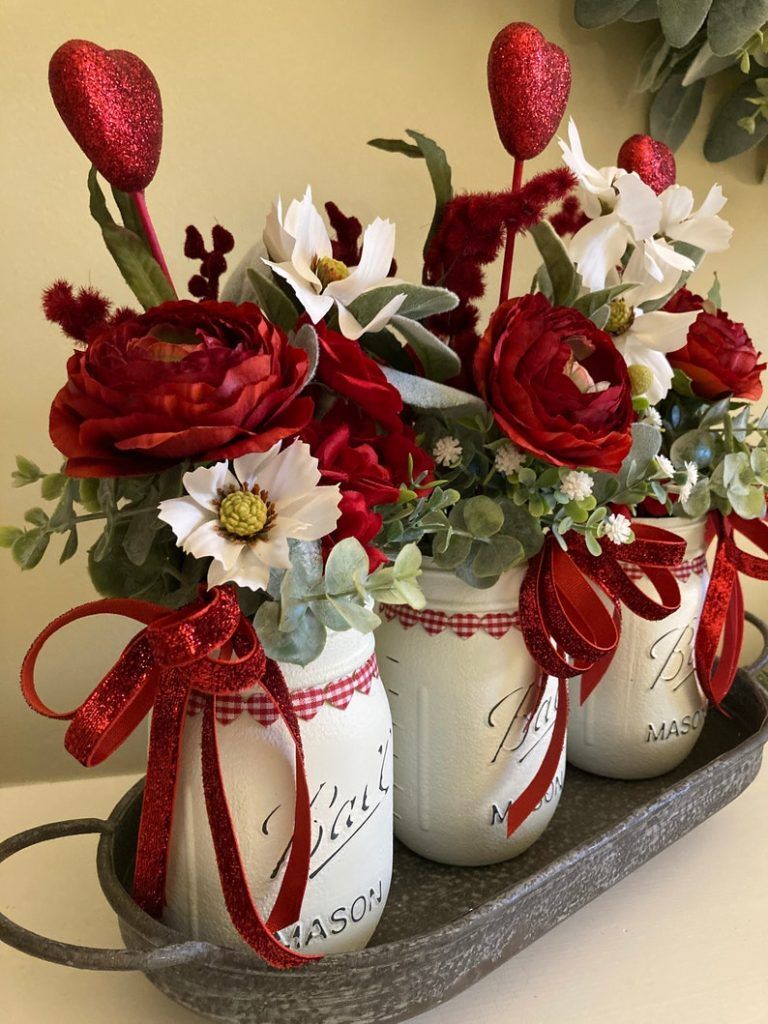 What-Makes-a-Valentines-Day-Centerpiece-Wor