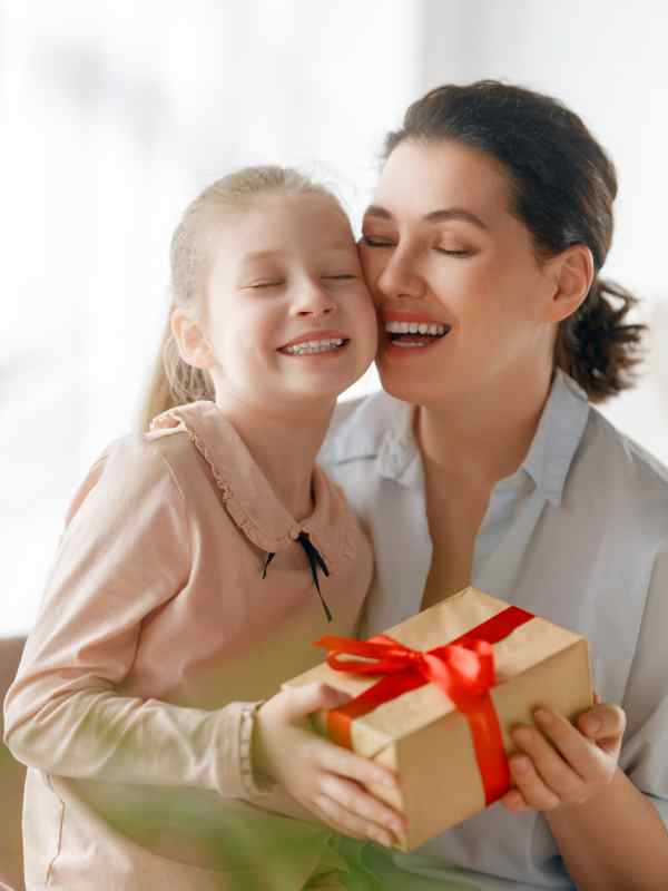 What-Makes-the-Best-Mothers-Day-Gifts.j