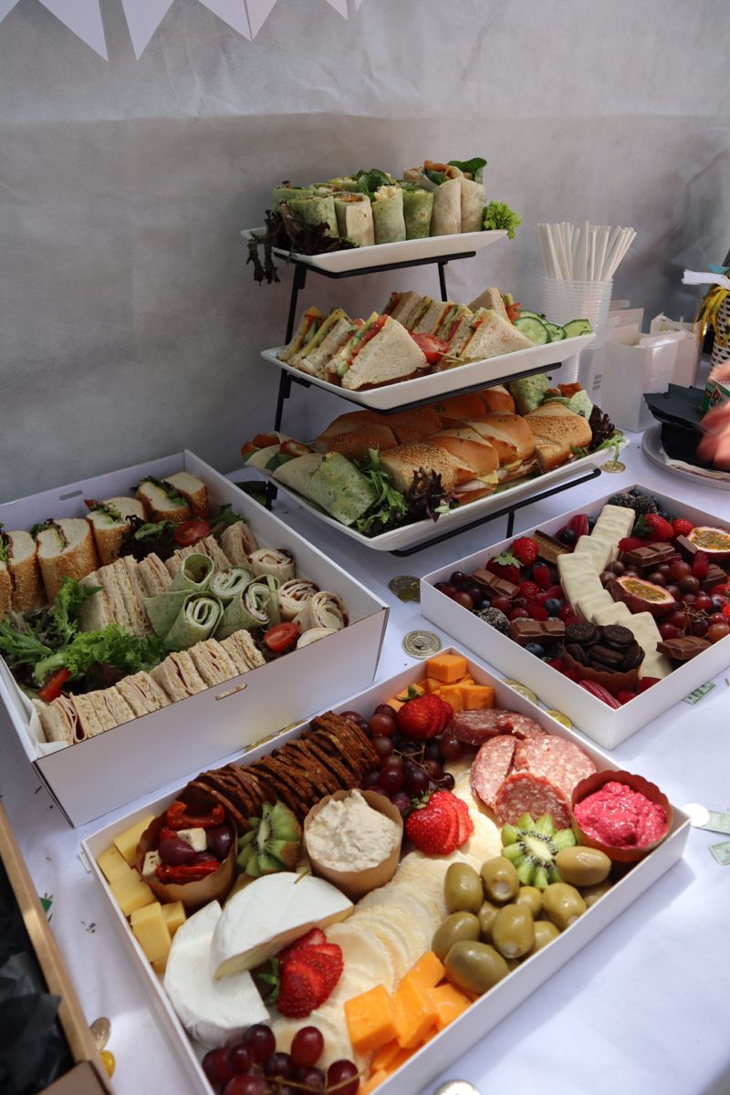 Backyard-Party-Food-Ideas-for-Adults