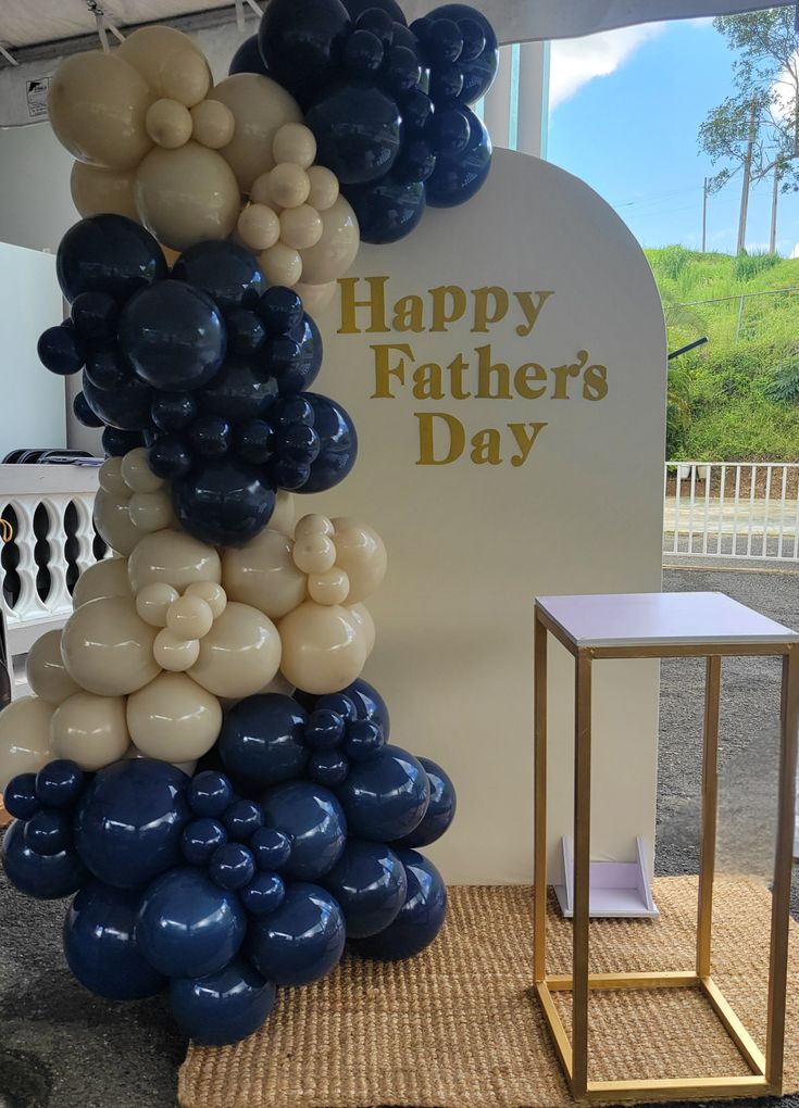 Balloon-Arch-fathers-day-party-decor.
