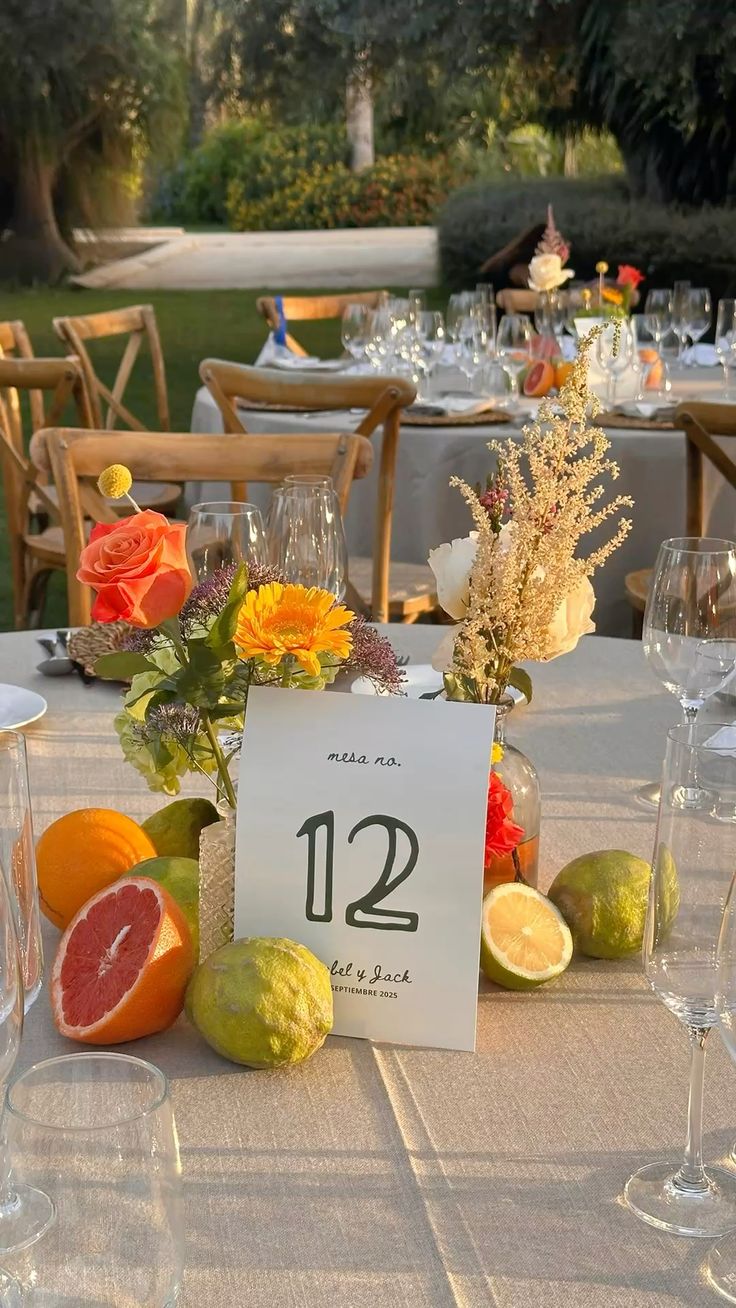 Fruit-Inspired-Centerpieces-Lemons-Oranges