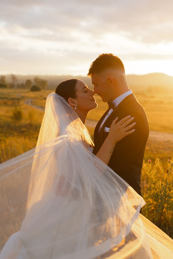 How-to-Plan-Your-Wedding-Timeline-Around-Golden-Hour