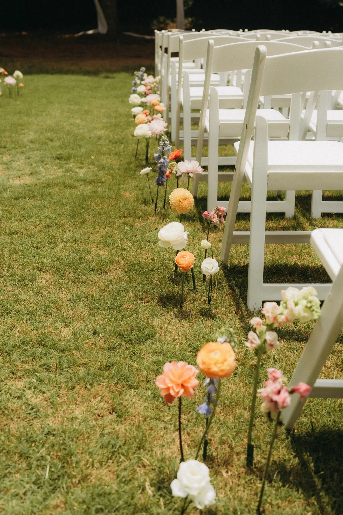Simple-Aisle-Design-simple-summer-wedding-ideas