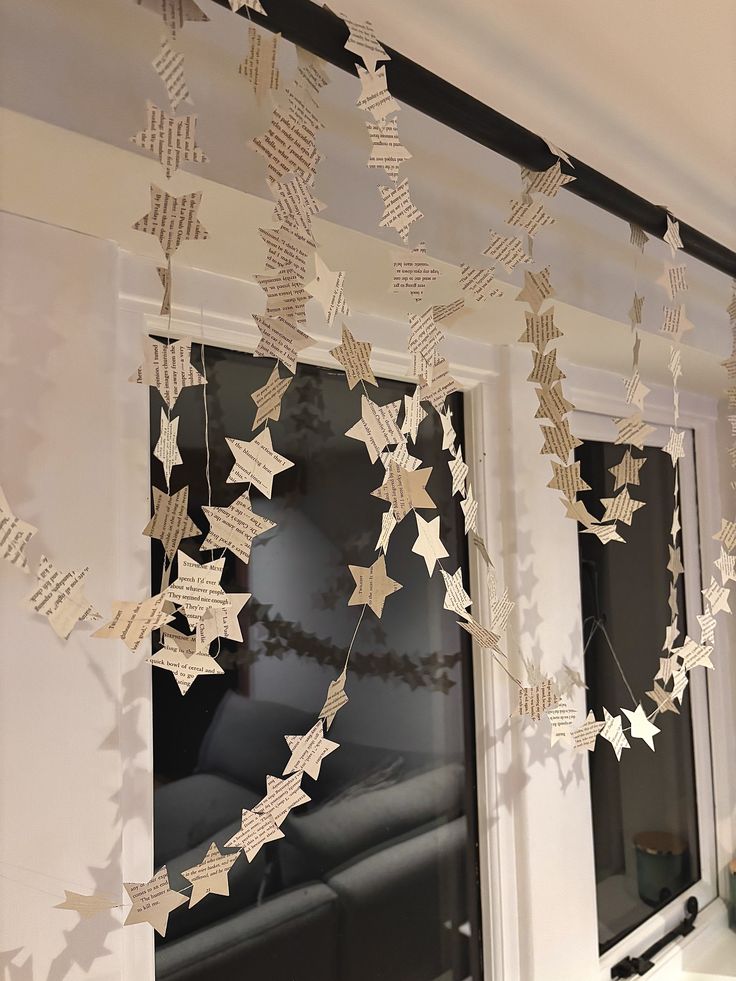 A-layered-garland-mix-of-stars-beads-and-fabric-strips