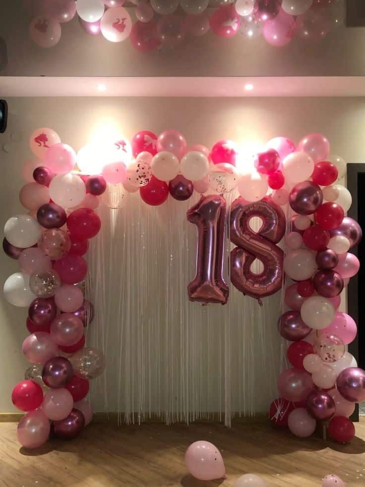 DIY-balloon-and-paper-decor-setup
